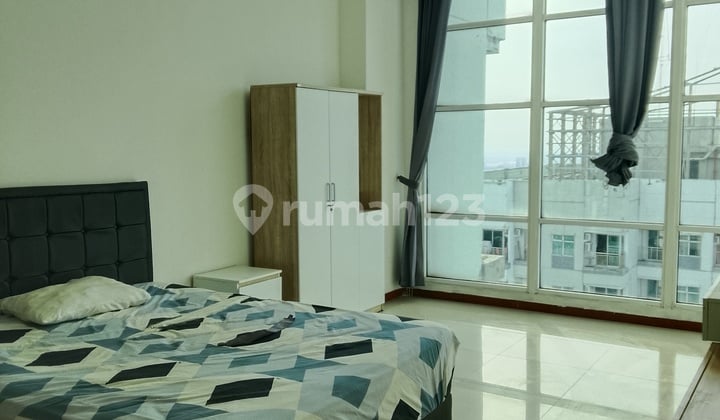Disewakan 2Br +1Br Condo Luas108m²