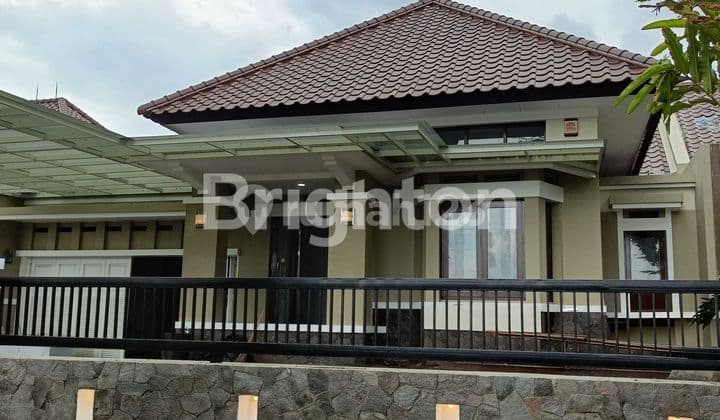 Luxury home with breathtaking lake and lush green views. Fully renovated KBP Kota Baru Parahyangan