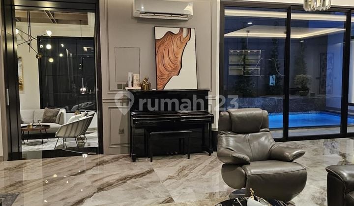 Glamorous High-Class House Graha Famili Surabaya Elegant Premium