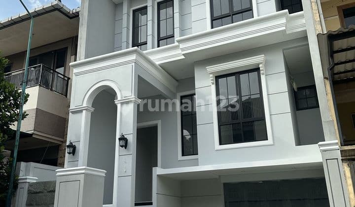 Rumah 2 Lantai Baru Gress American Style Graha Famili Surabaya