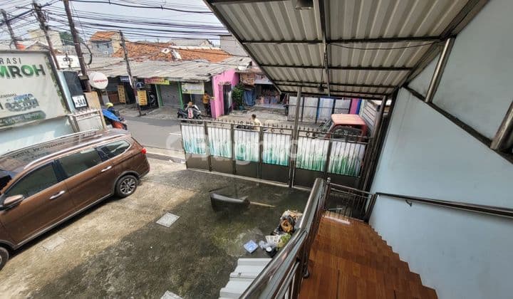 RUMAH SIAP HUNI 2.5 LANTAI DIPINGGIR JALAN COCOK BERBAGAI USAHA DI DEPOK