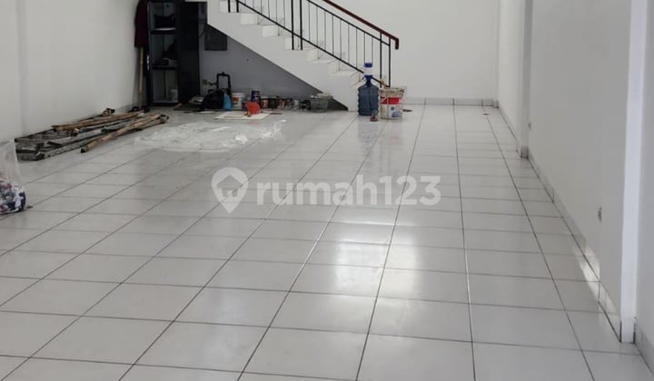 Disewakan Ruko Mekar Wangi 3½ Lantai Siap Huni Strategis
