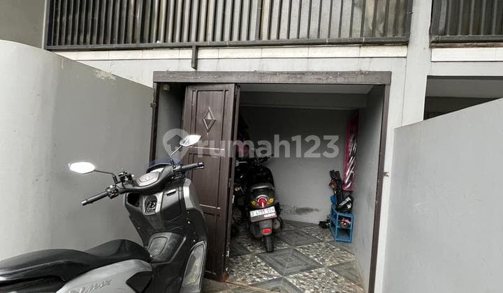 For Sale, Cipageran Cimahi 2-Story House, Ready to Occupancy, Negotiable.