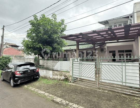 For Sale House in Cinere Within Complex Block A (Opposite Cinere Mall)