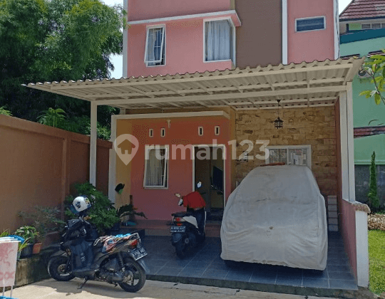 Dijual Rumah Terawat Champaca Residence, Rengas, Bintaro