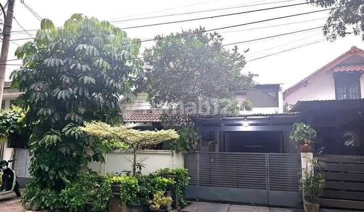 Dijual Rumah 2 Lantai Lingkungan Asri Komplek Sektor 2 Bintaro