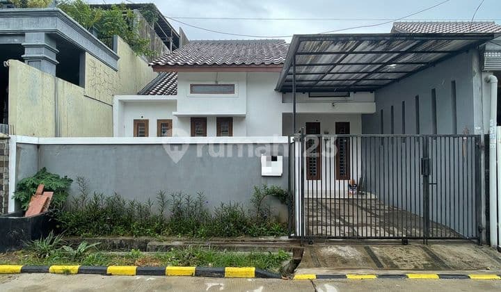 Dijual Rumah Cantik Luas di Perumahan Mahkota Simprug, Ciledug