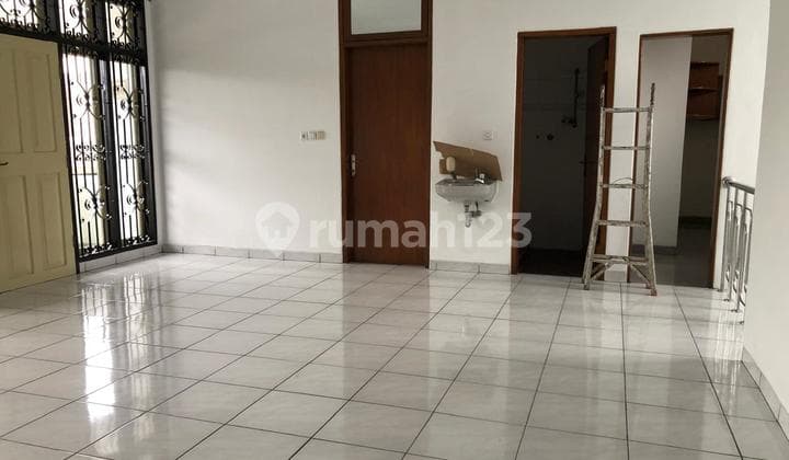 House For Sale Comfortable and Well-Maintained on Mainroad Bojongloa, Bandung