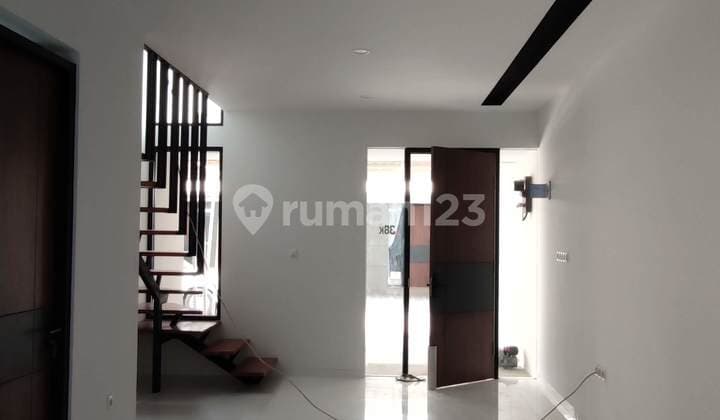 Rumah Baru Pusat Kota di Leuwipanjang Strategis