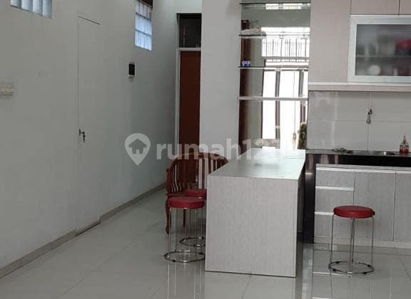 Rumah Pusat Kota 3 Lantai di Daerah Pajagalan Kalipah Apo Akses Satu Mobil