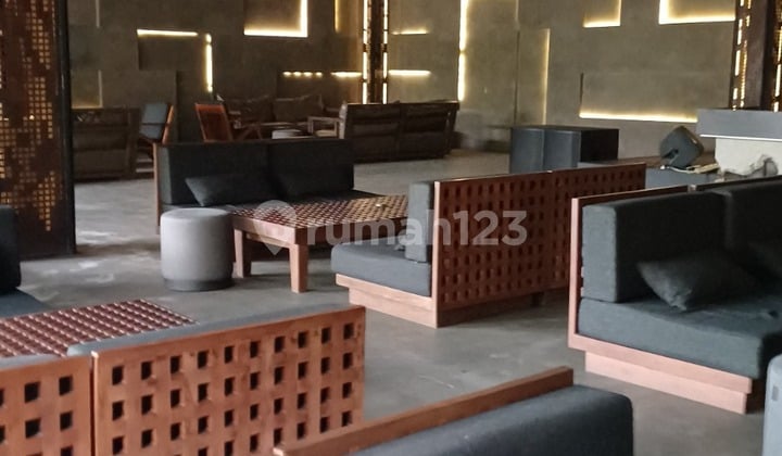 Dijual Ruang Usaha di Mainroad Jl Sudirman Cocok untuk Cafe Apartemen