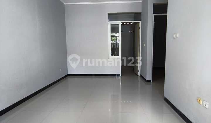 Jual Rumah di Taman Kopo Indah V Sommerville