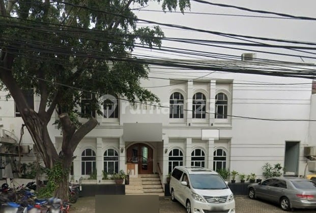 Shop House For Rent in Kebayoran Baru Area, Suitable for Beauty Clinic
