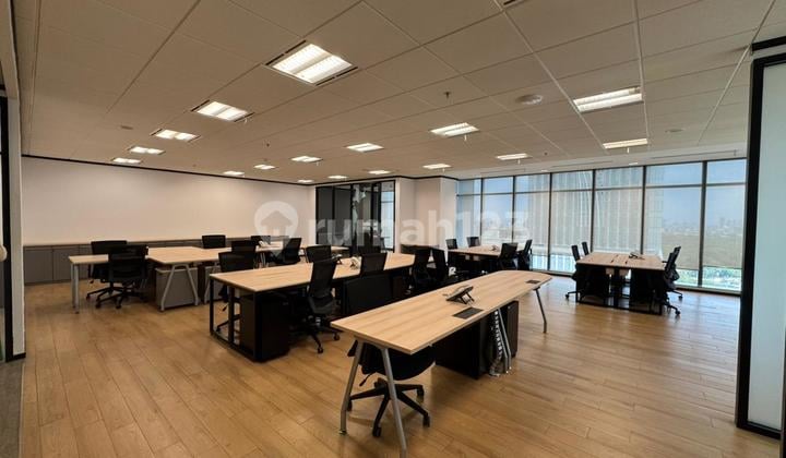 Sewa Kantor Eksklusif 275 m2 Full Furnish di JB Tower Kb. Sirih