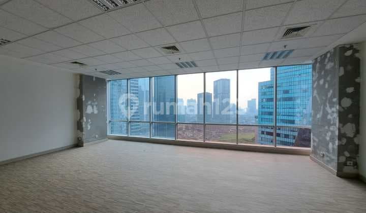 Sewa Kantor 92 M2 di Menara Sunlife Kuningan, Bisa Request Full Furnis