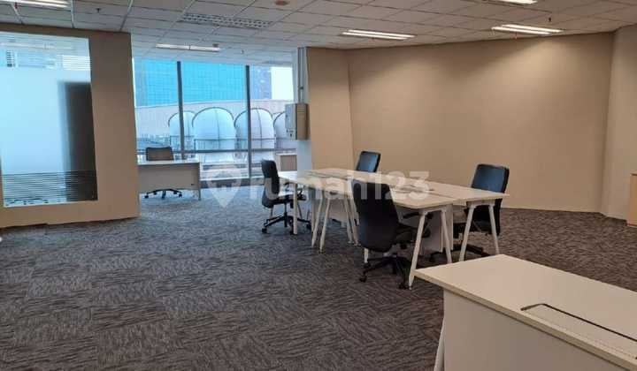 For Rent Kantor Semi Furnish 110 M2 di Prudential Center Kokas, Murah