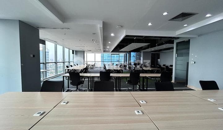 Sewa Kantor 1 Lantai Full 1300 M2 Full Furnish di Uob Plaza Thamrin