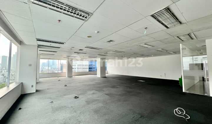 Sewa Kantor 218 M2 Kondisi Bare di Mega Plaza Rasuna Said Kuningan