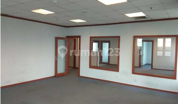 Sewa Kantor 197 M2 Kondisi Sudah Partisi di Mutiara Building Mampang