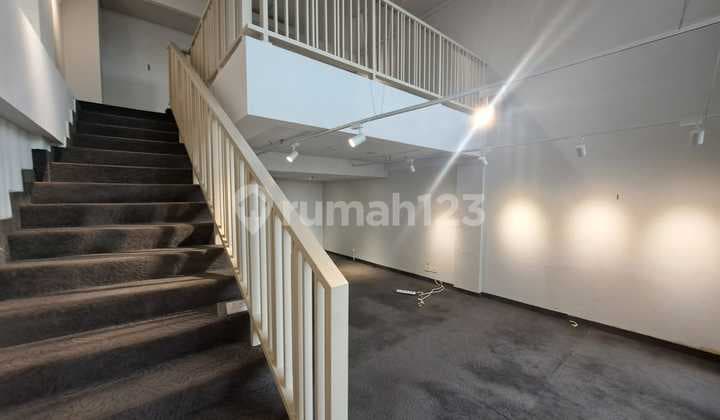 Sewa Mini Office 97 M2 di Soho Pancoran, Semi Furnish, Hrg Terjangkau