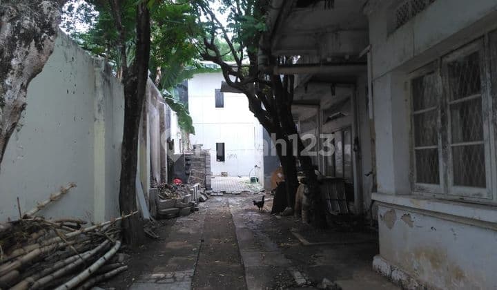 di Syamsurizal hadap Utara bagus Butuh Renovasi