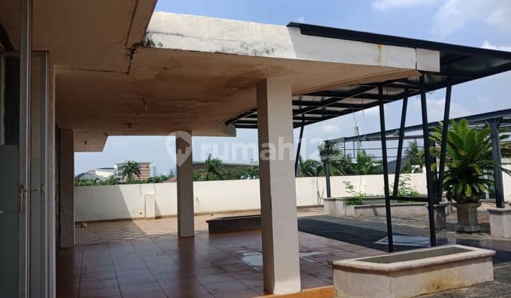 Ruang dekat lap Golf PI, Entertainment dan Resto di Metro Raya pondok indah