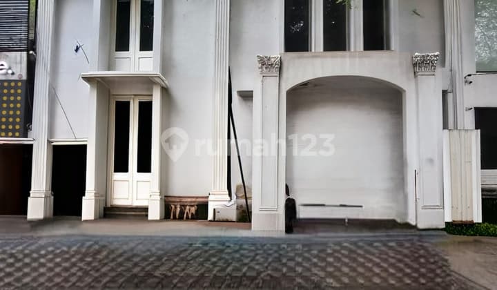 Jual.gedung Area.polim. Kby. Baru. Jakarta. Selatan