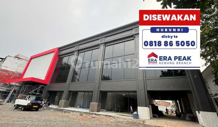 Ruko Lebar 7 X 21 , 3 Lantai Bagus Jalan Raya, Kemang