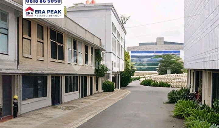 Dijual Gedung di Blok M Lebar 8 Meter Harga Bagus