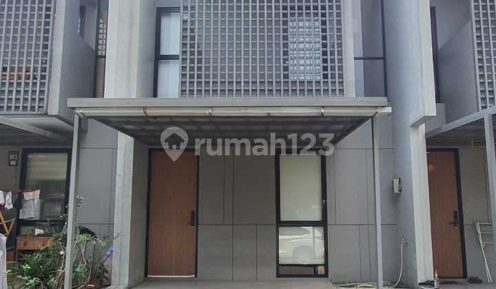 Dijual murah rumah 2 lantai beserta isinya (full furnished)