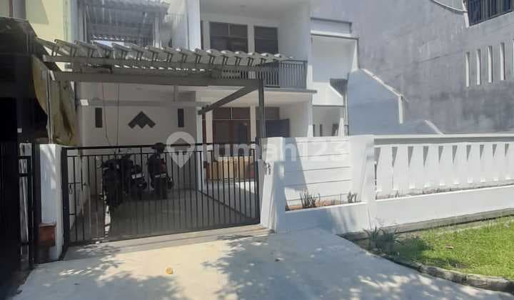 Di Sewakan Rumah 2 Lantai di Taman Century I Pekayon Bekasi