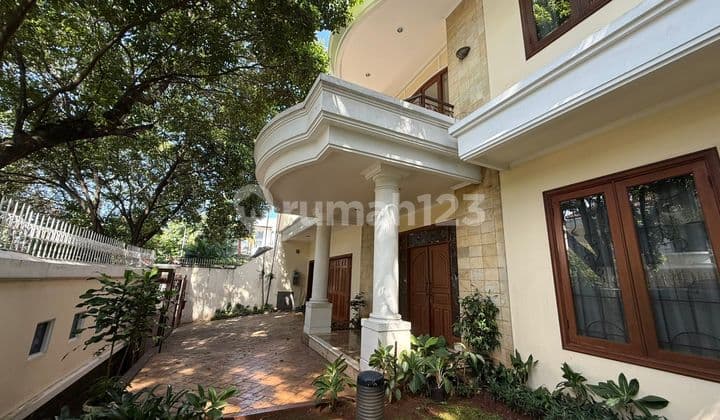 Beautiful House in Pondok Indah With Large Swimming Pool