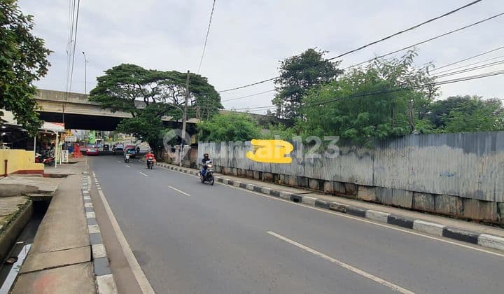 Tanah Hoek pinggir jalan raya