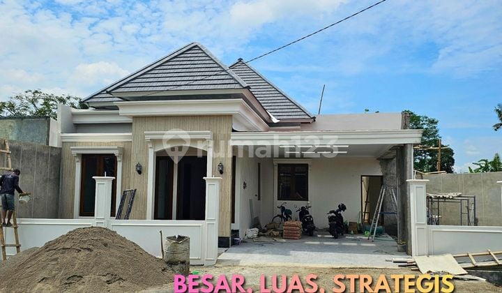 Rumah Strategis Pinggir Jalan Raya Dekat Pasar Jangkang. Jl Kaliurang Km 12 Ke Timur
