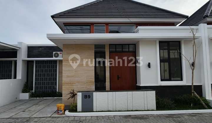 Rumah Cantik Siap Huni Perum One Gate Dekat Budimulia Tajem & Upn