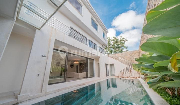 Luxury Villa With Beautiful View In Pecatu