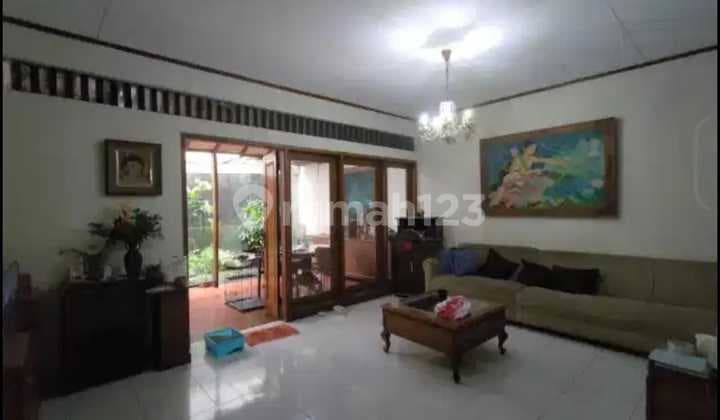 Rumah 2 Lantai Bagus Semi Furnished SHM di Ciputat Timur, Tangerang Selatan
