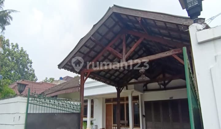 Dijual Rumah Dekat MRT Lebak Bulus Semi Furnished Bagus SHM - Sertifikat Hak Milik di Cirendeu Pondok Cabe Tangsel, Pondok Cabe