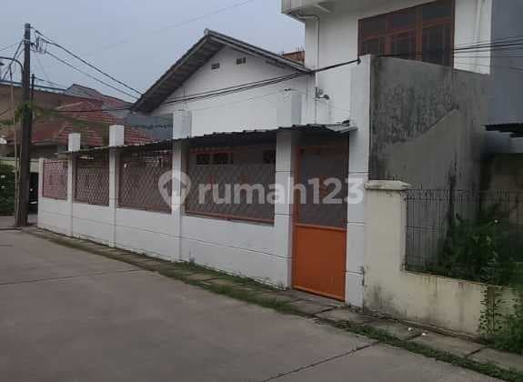 Rumah Siap Huni di Pulo Gebang Permai Jakarta Timur - Posisi Hook 2 Lantai