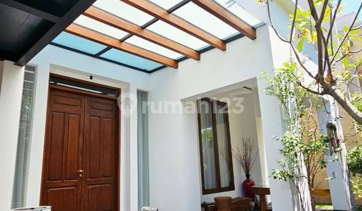 Rumah Mewah Full Marmer Dan Kayu Jati di Graha Famili Blok L