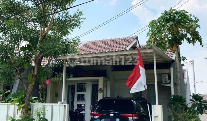 Rumah di Jade Hamlet Menganti Blok G Row Jalan Besar Depan Taman