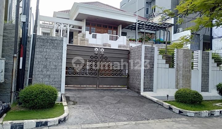 Rumah SHM 2 Lantai Bagus di Cempaka Dekat Tunjungan Raya Darmo