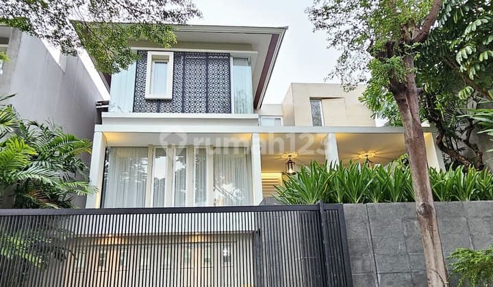 Rumah Private Ekslusive di Grand Peninsula Dekat Pakuwon City