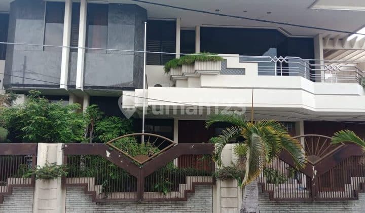 Rumah 2 Lantai Bagus SHM di Dharma Husada Dekat Pakwuon City Kertajaya