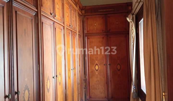 Rumah Mewah + Private Pool Jemur Andayani Dekat Tenggilis , Ubaya , Petra , Central Park