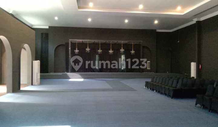 Luxury Building for Rent in Ngemplak Near Grand City Kertajaya Raya Darmo