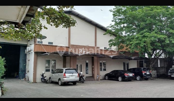 Gudang Siap Pakai di Surimulia Nol Jalan Kembar Dekat Margomulyo