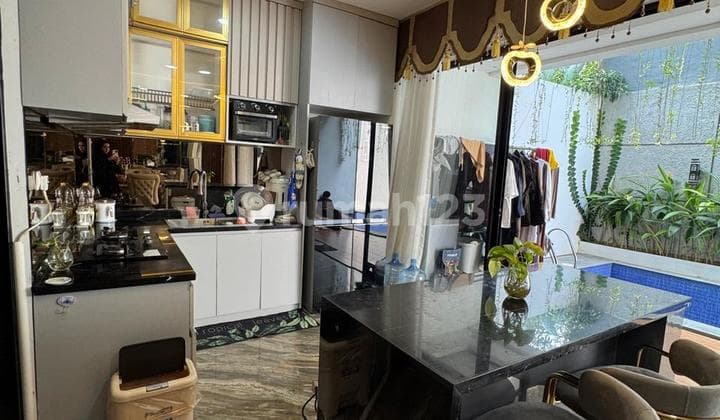 Siap Huni Rumah 2 Lantai Full Furnished Harapan Indah 2! 13678 FD