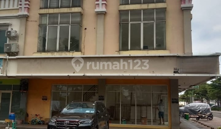 Shop House Hook in Harapan Indah Modern Market, Suitable for Business, Office 13559 Li Shop House Hook in Harapan Indah Modern Market, Suitable for Business, Office 13559 Li