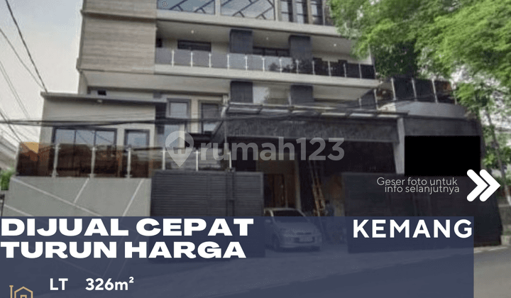 For Sale: Beautiful and Comfortable Luxury House, Flood-Free in the Kemang Raya Area